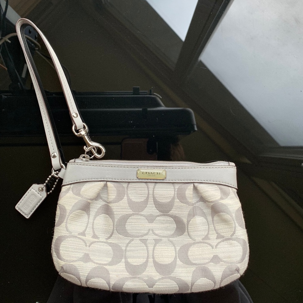 Coach Women's Sig. Fabric Grey Wristlet